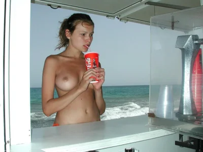 Топлес на пляже