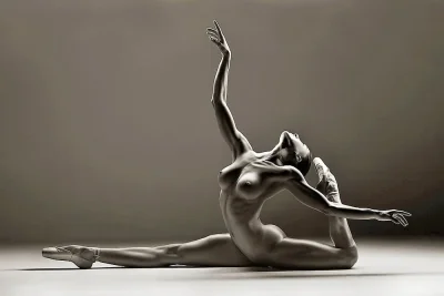 Балерина в танце