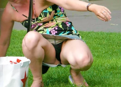 Девушка засветила трусики