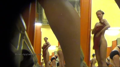 Скрытая камера в раздевалках