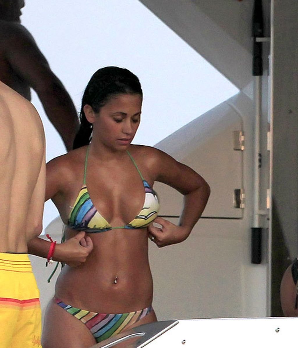 Messi wife naked