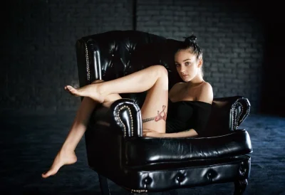 Брюнетка модели