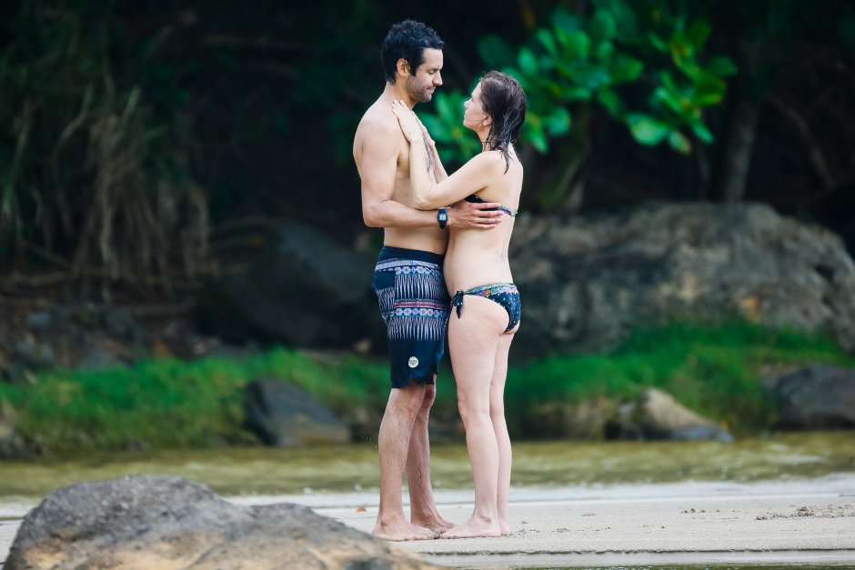 Кристен уиг в купальнике