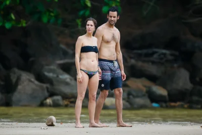 Кристен уиг в купальнике