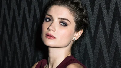 Ив хьюсон в купальнике