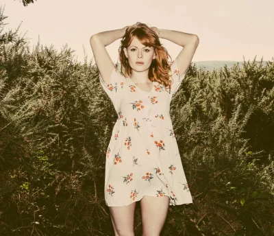 Рыжеволосая девушка даниэль перри