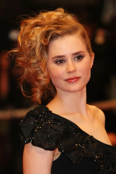 Alison lohman