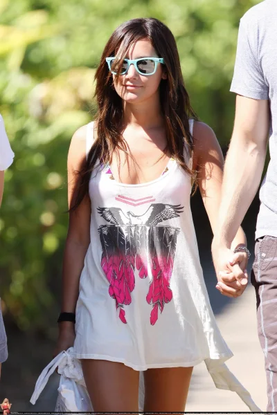 Эшли тисдейл брюнетка