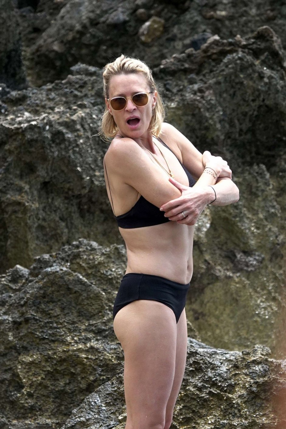 Кирстен данст в купальнике папарацци