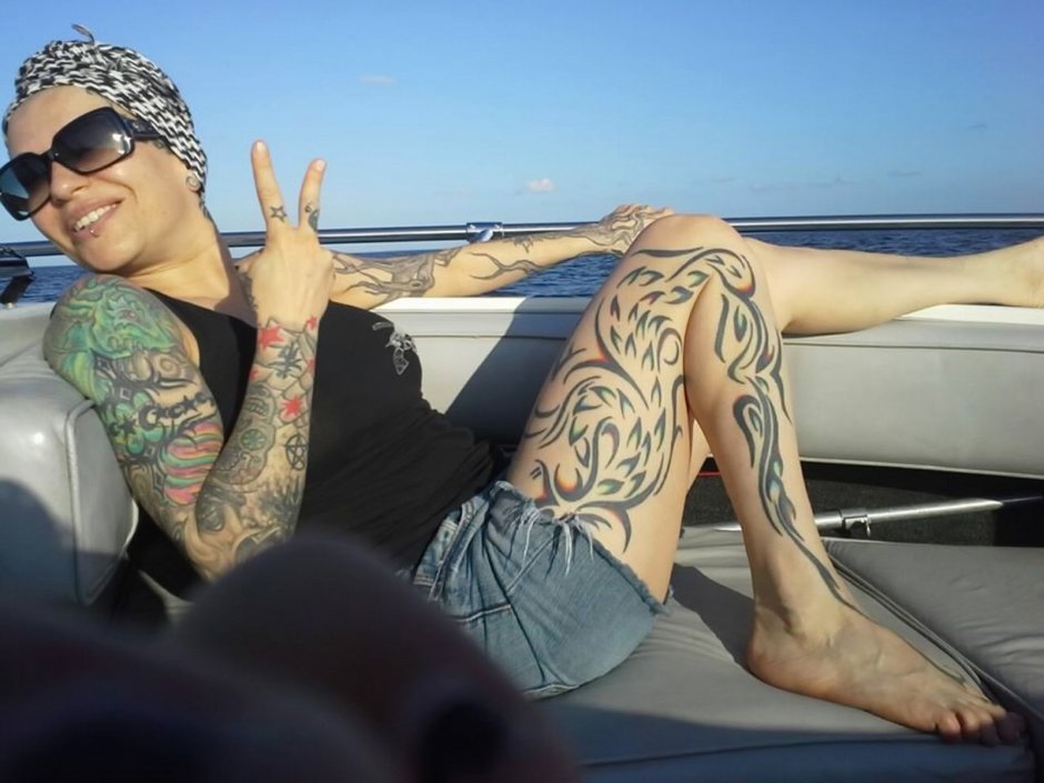 Наргиз закирова ноги