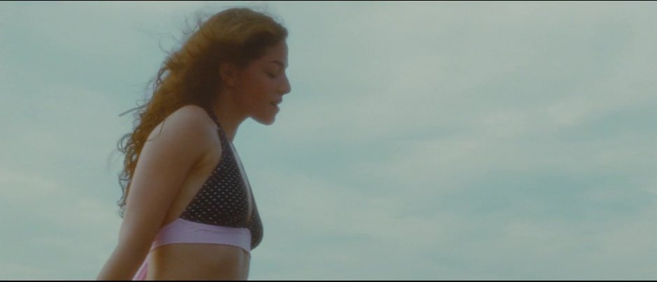 Софи нелисс в купальнике