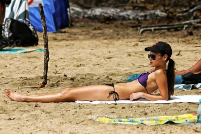 Emily ratajkowski в бикини