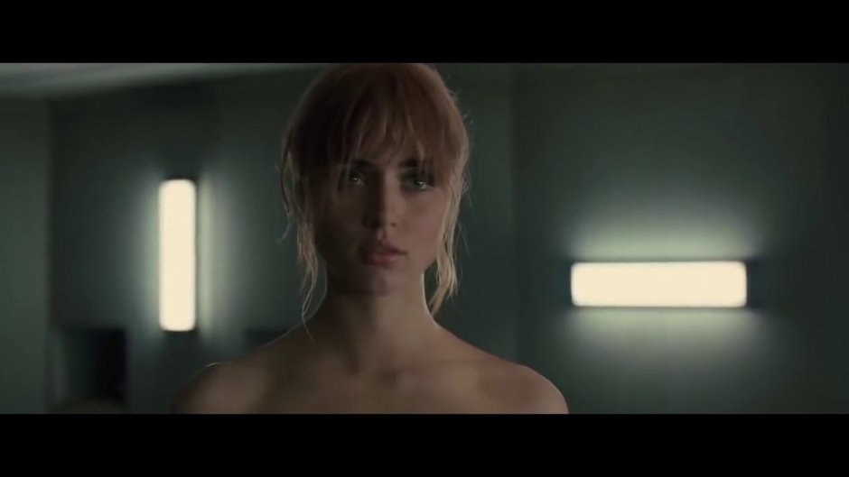 Бегущий по лезвию ана де армас