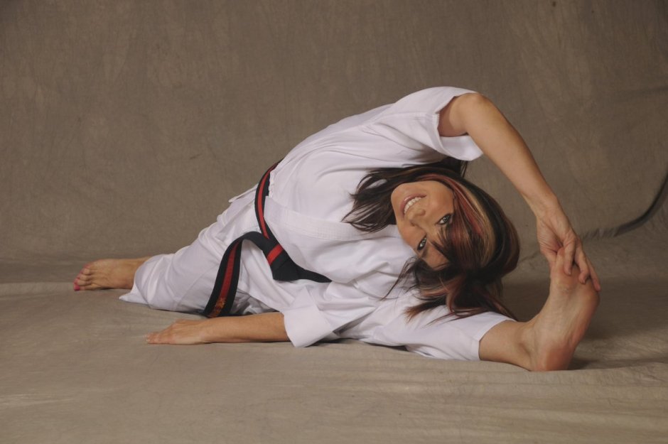 Спортивные девушки каратистки