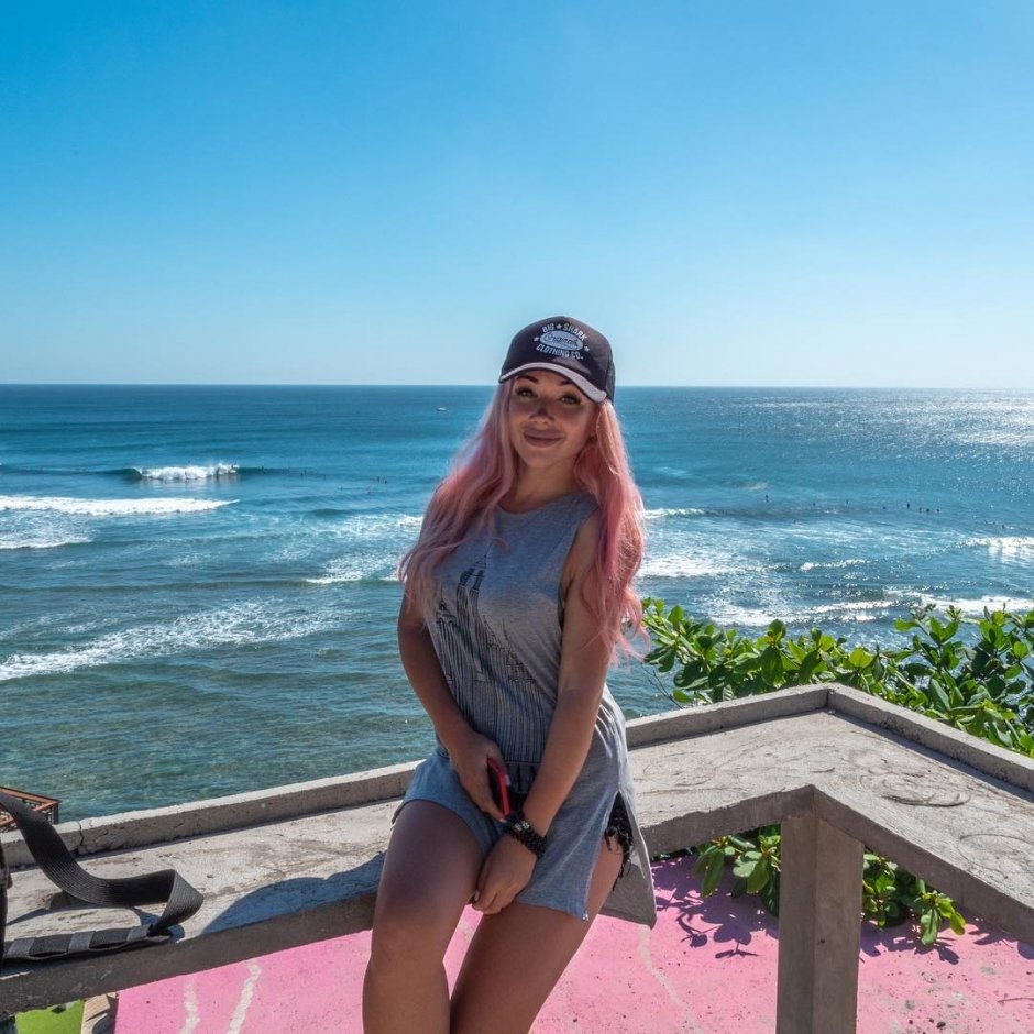 Розовые волосы