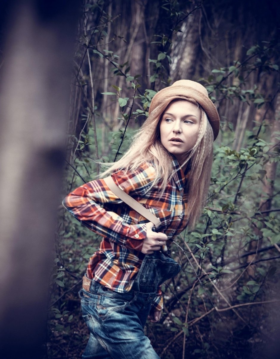 Девушка и женщина