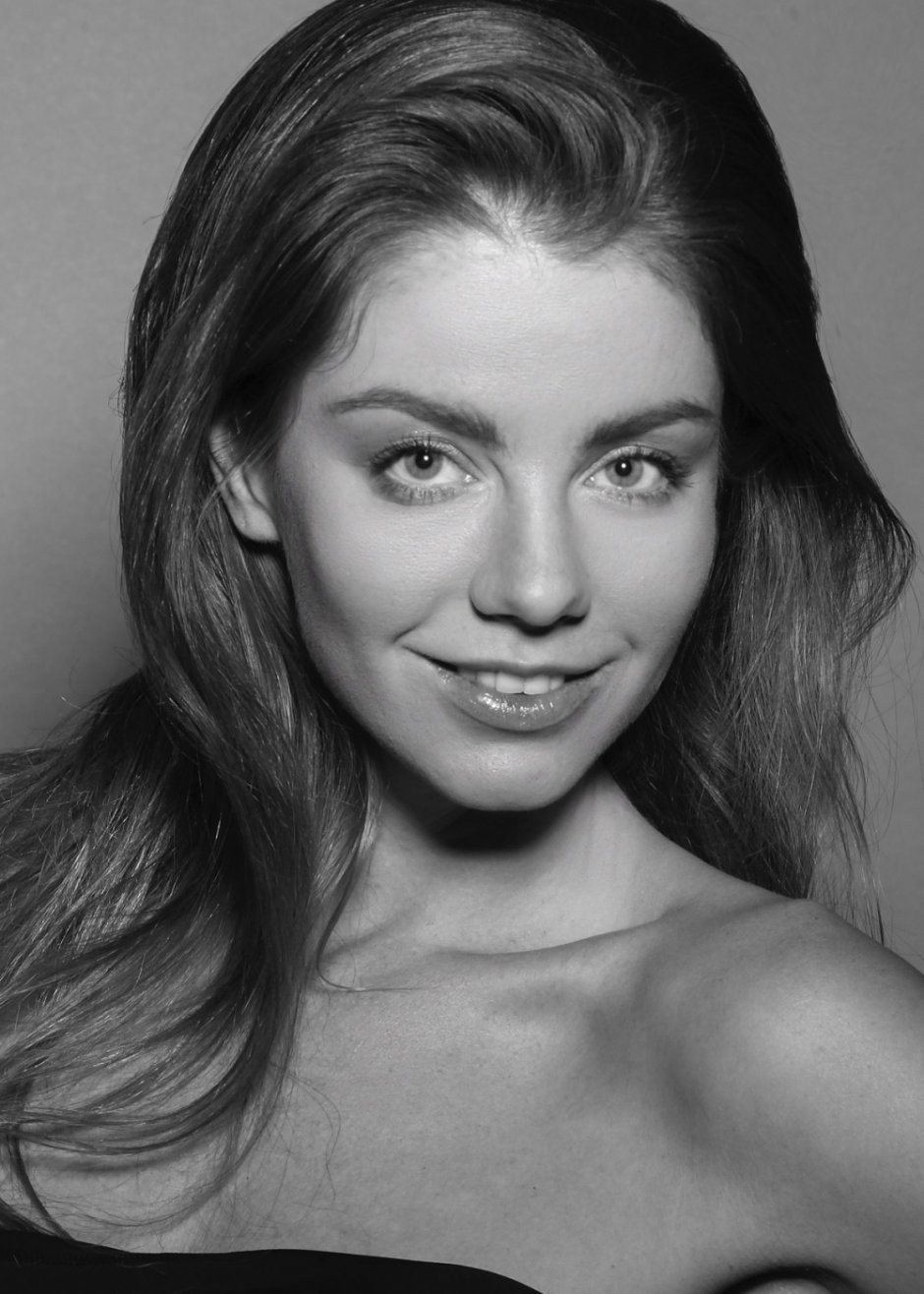 Алена актриса