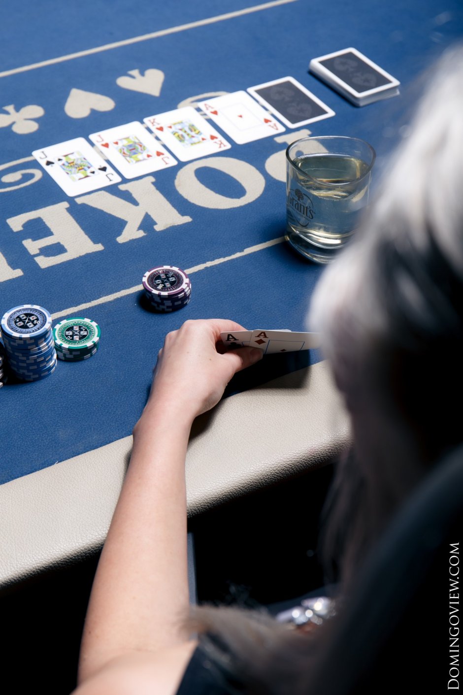 Игра в покер