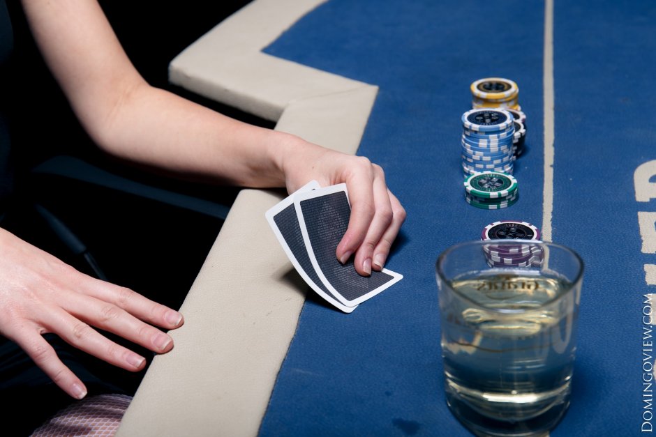 Игра в покер