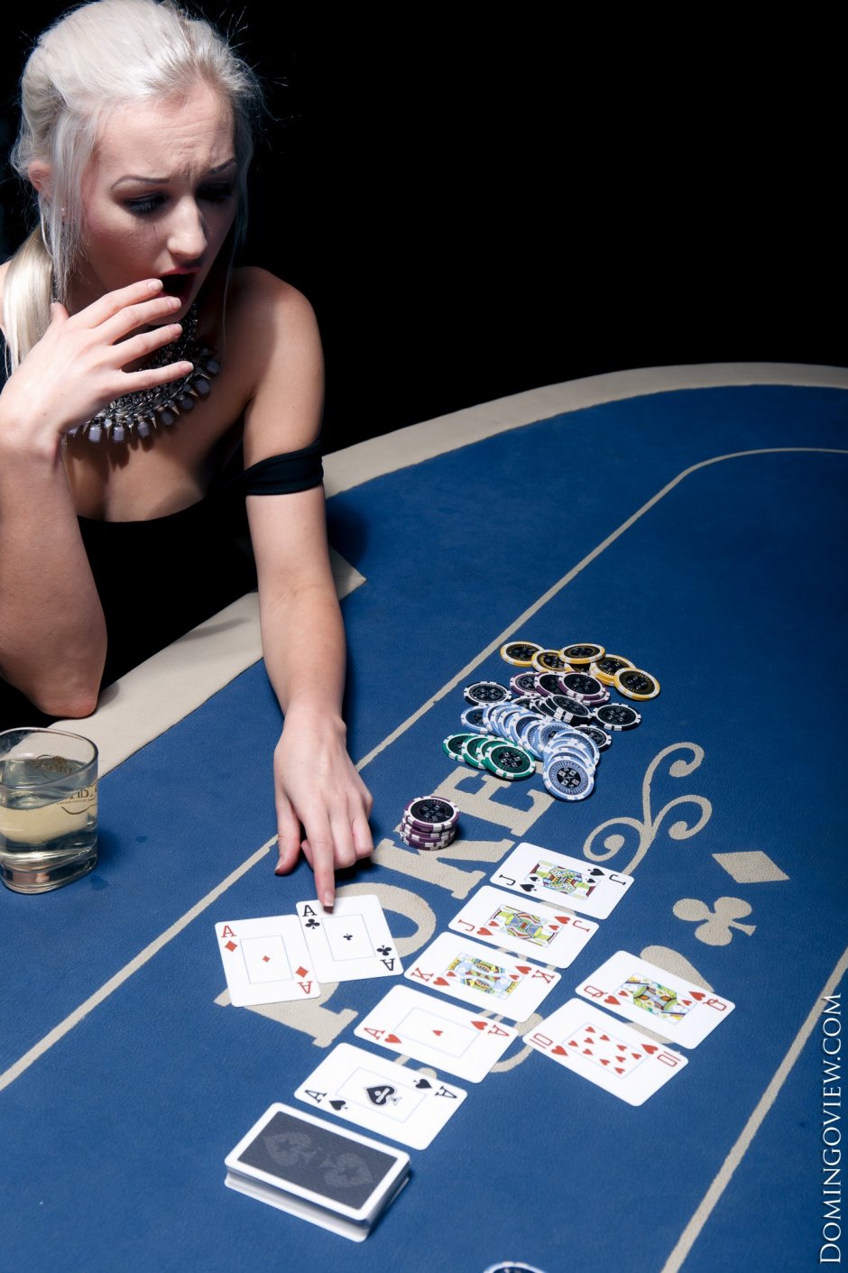 Игра в покер