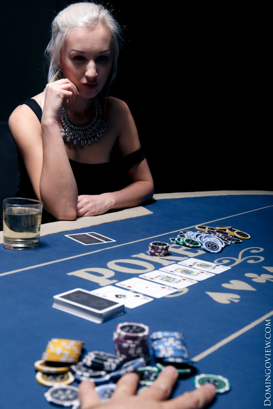 Игра в покер