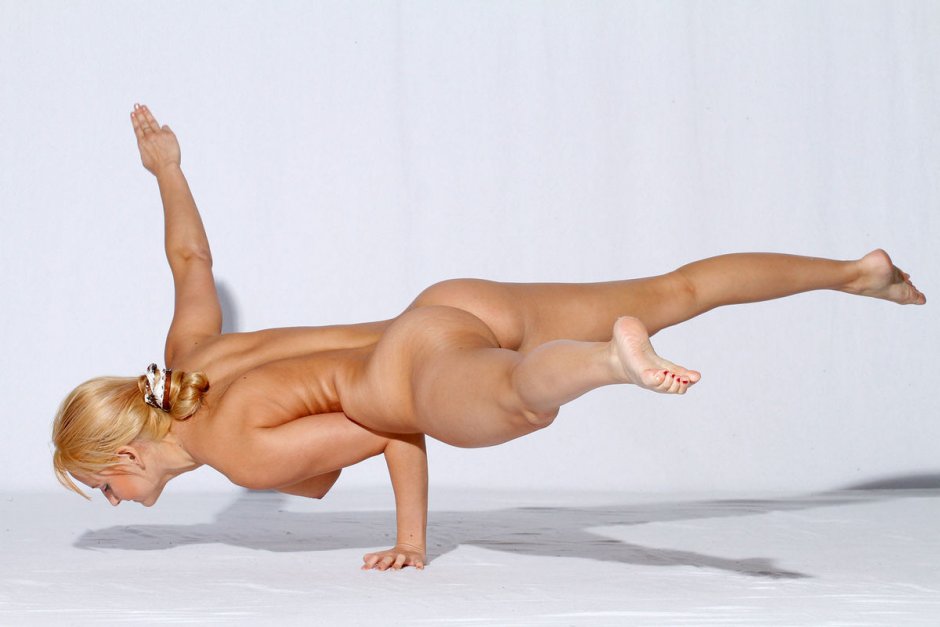 Красивые голые гимнастки