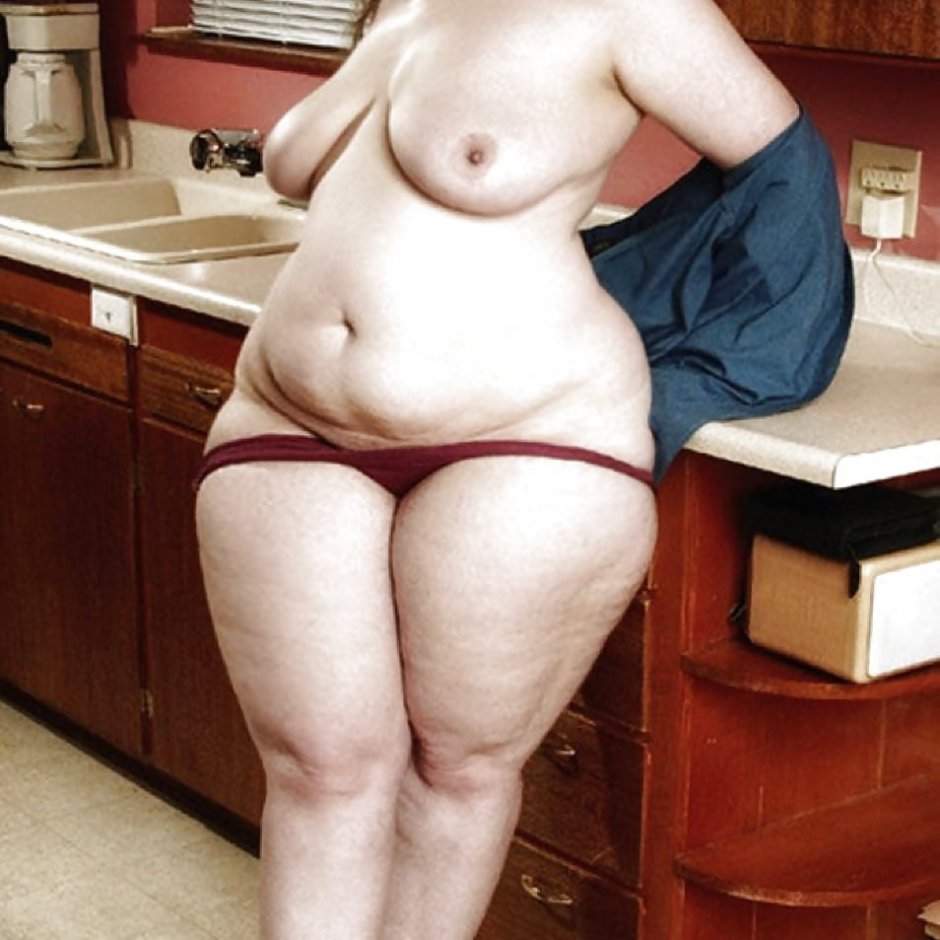 Голые широкие толстые бедра