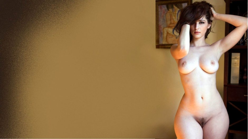 Брюнетка актриса