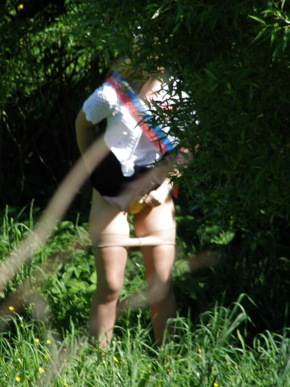 Выпускницы под юбкой