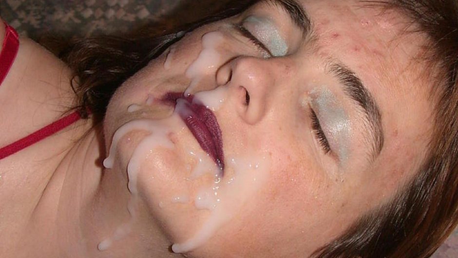 Спящим девушкам кончают на лицо