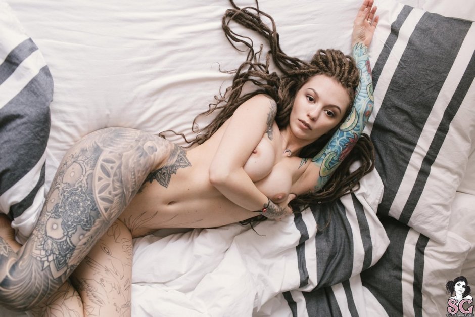 Порноактриса с дредами