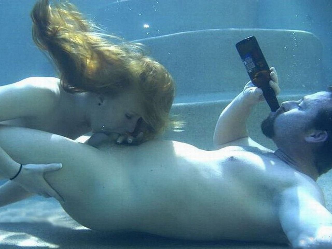 Пошлые фотографии секса под водой.