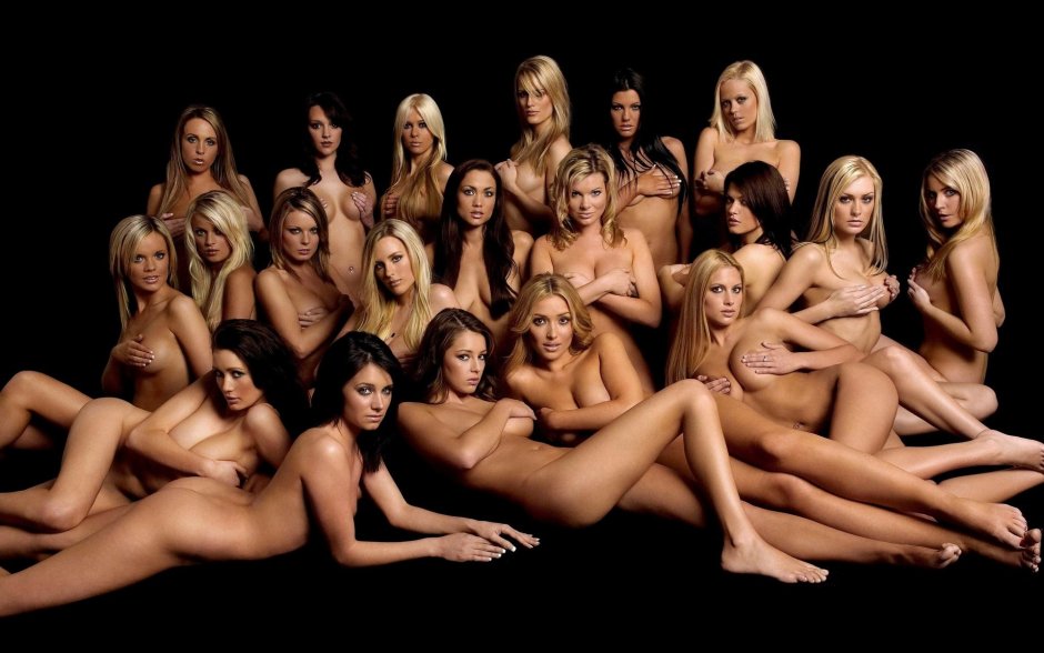 Много красивых голых женщин