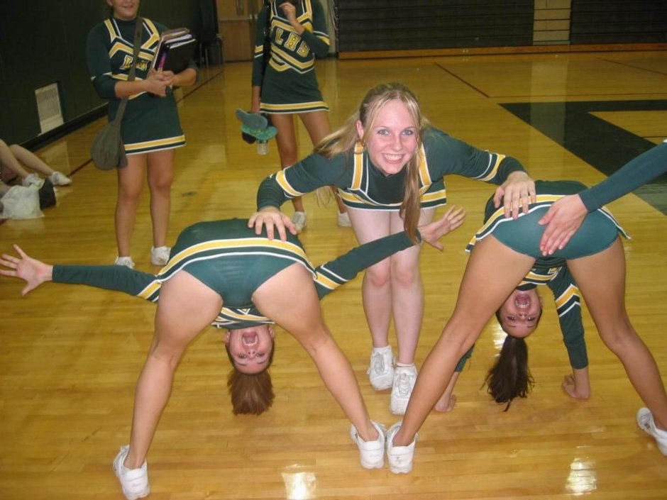 Школьный черлидинг