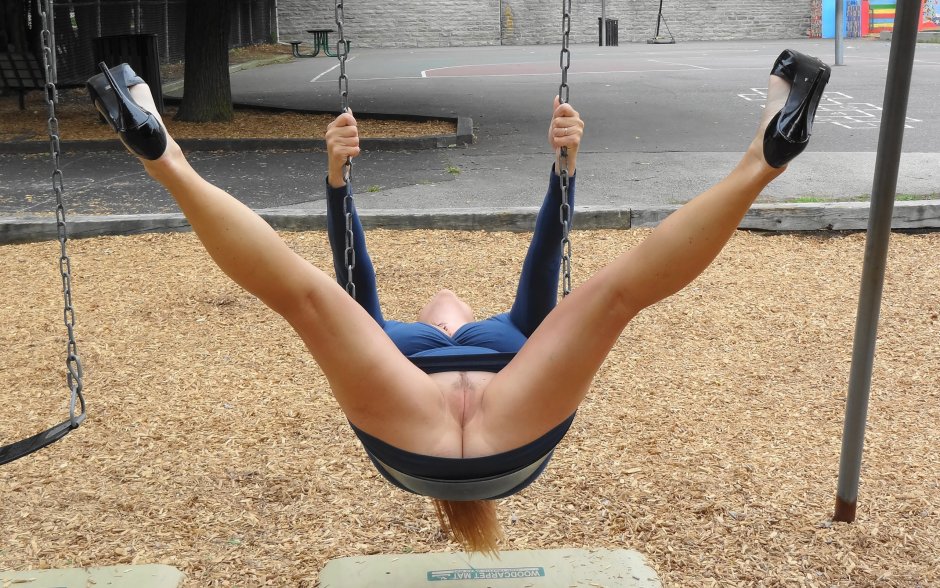 Без трусов порно