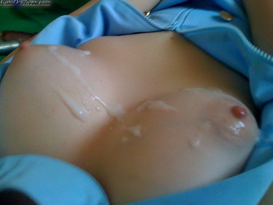 Кончил на живот школьнице