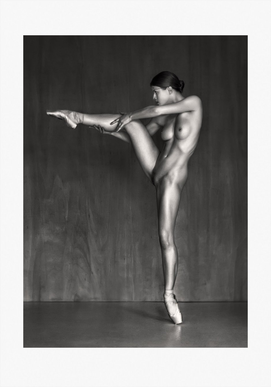 Фотосессия голых балерин
