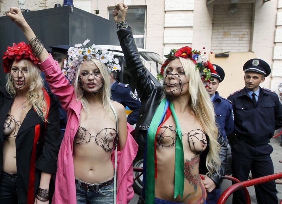 Украинские активистки femen