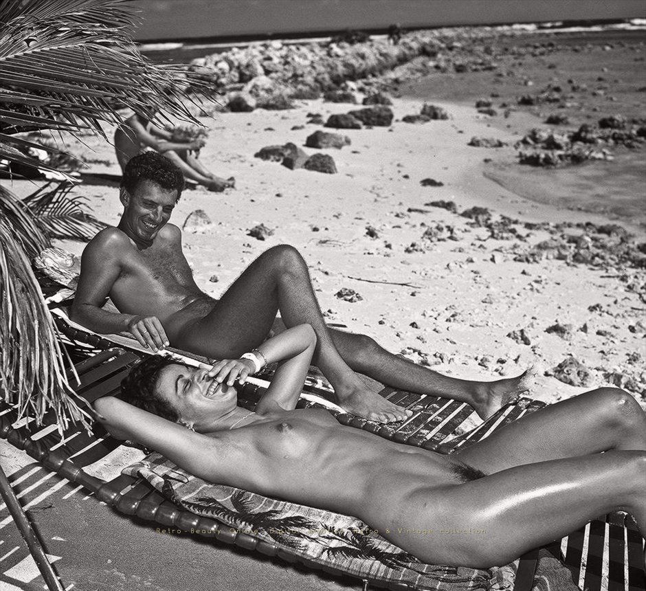 Женский пляж ретро