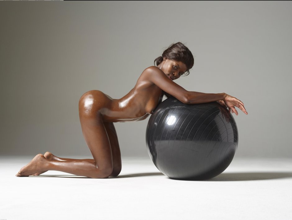 Темнокожая девушка