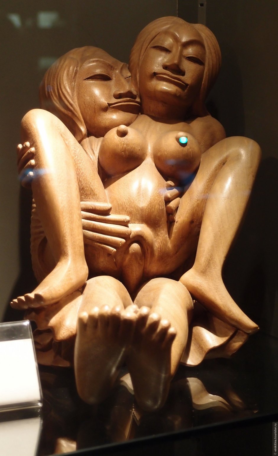 Деревянная скульптура