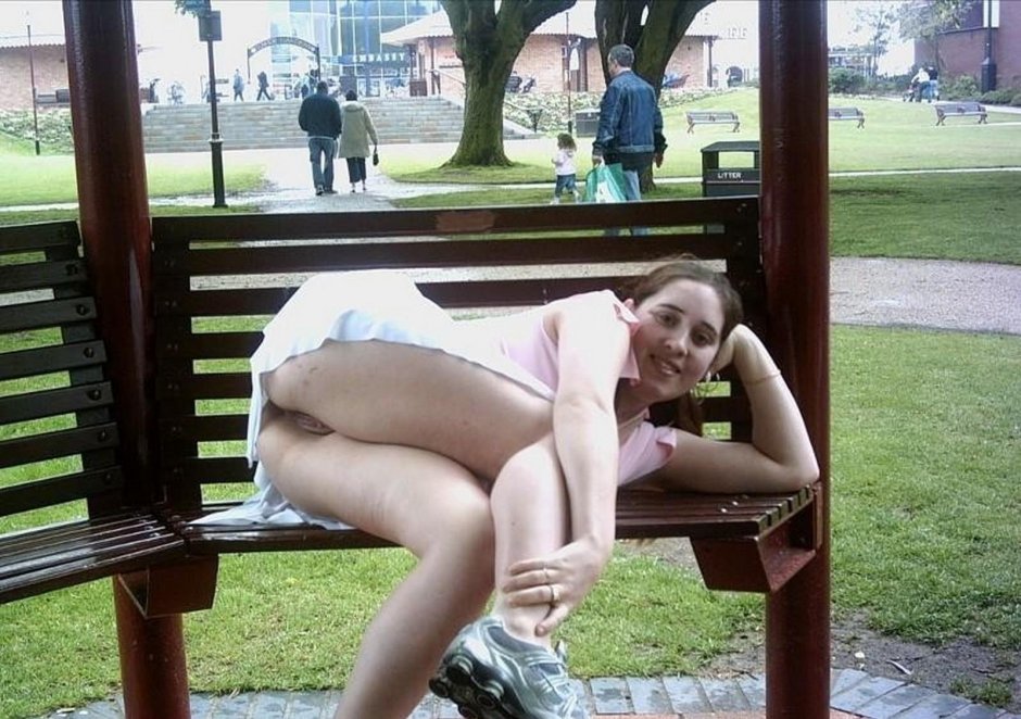 Девушка под юбкой