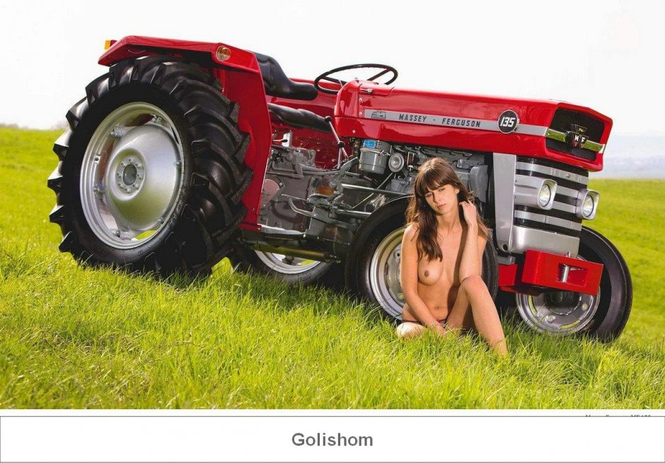 Эротичные девушки и трактор