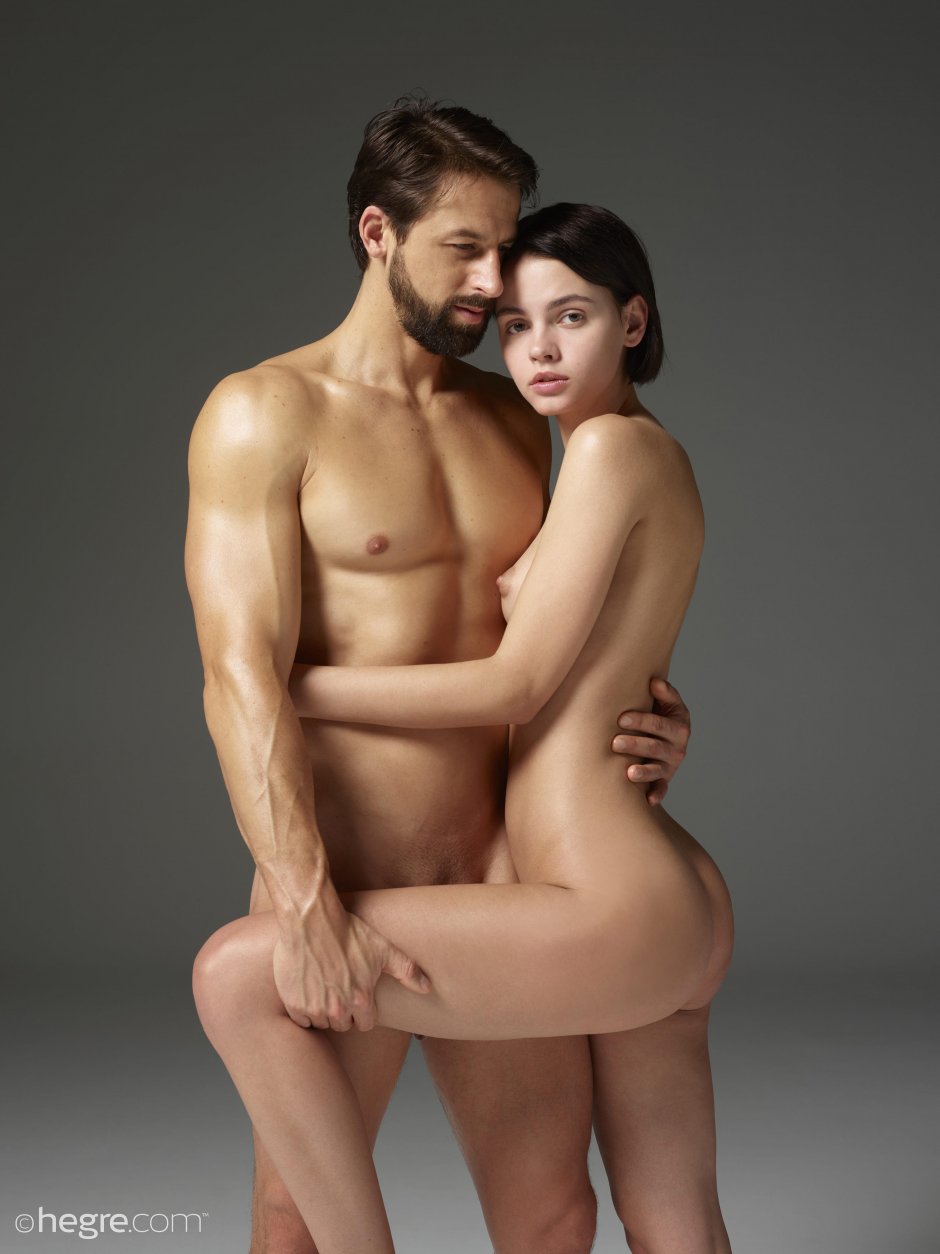 Мужчина и женщина голые
