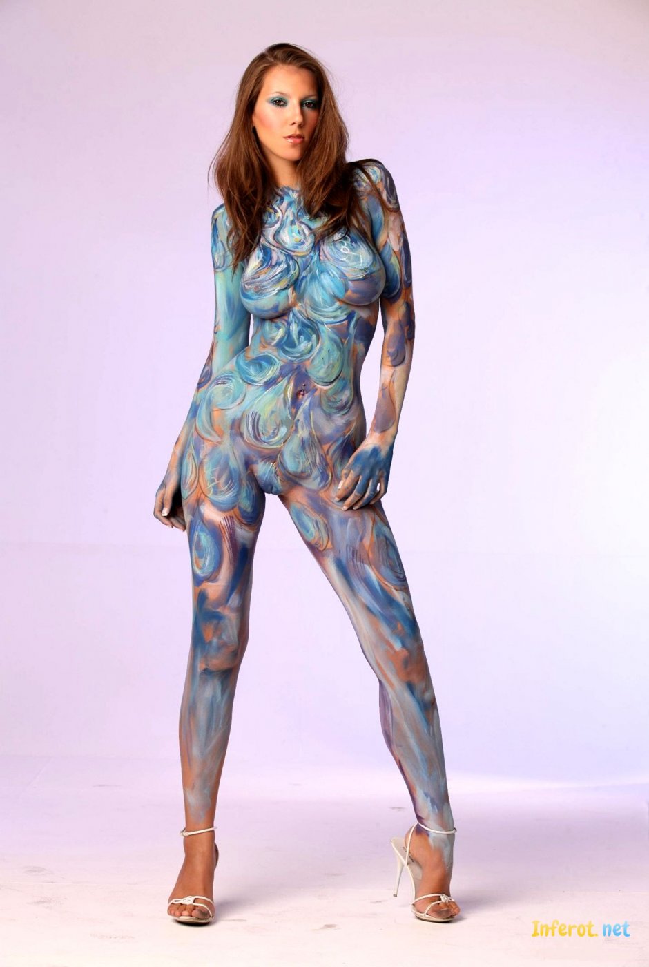 Голые бодиарт