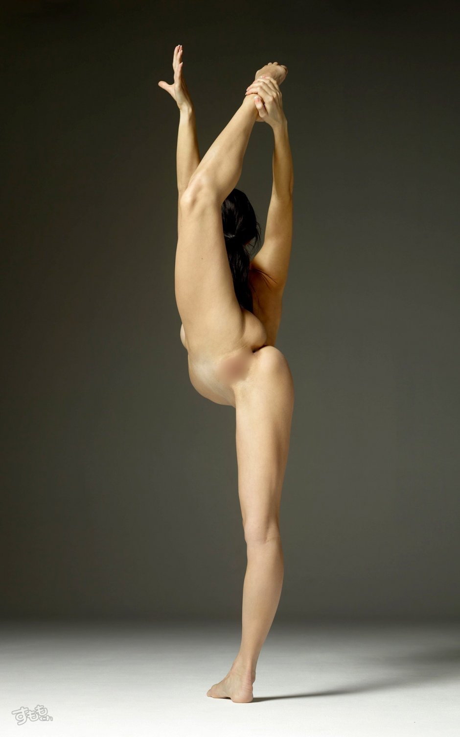 Красивые голые гимнастки