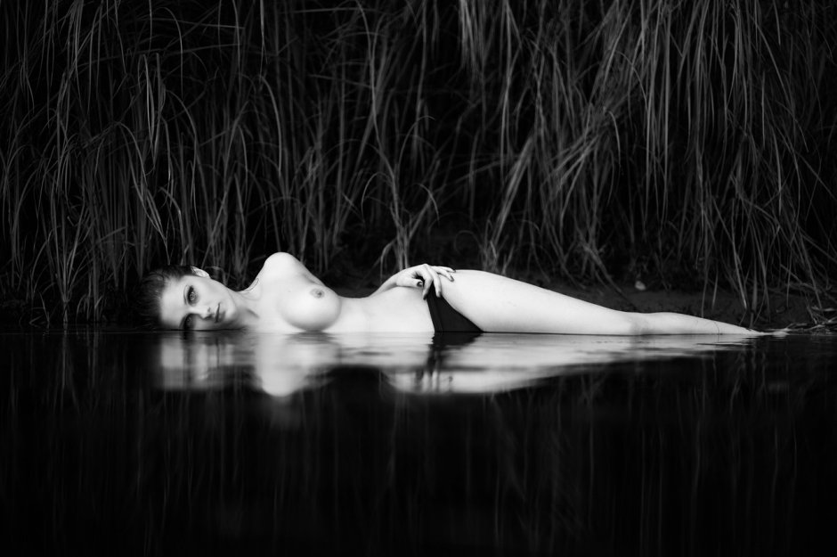 Девушка в стиле ню