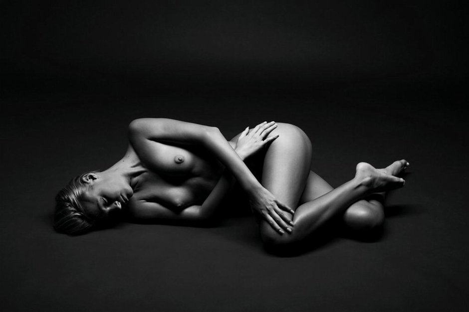 Женская фотосессия в стиле ню