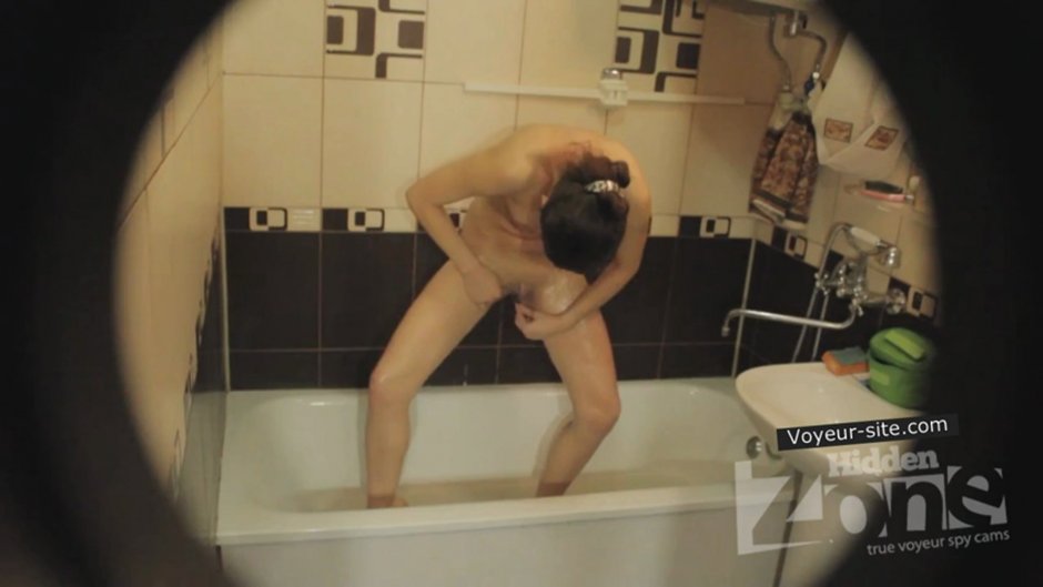 Эротика скрытая камера в ванной
