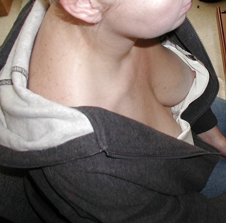 Случайно засветилась грудь